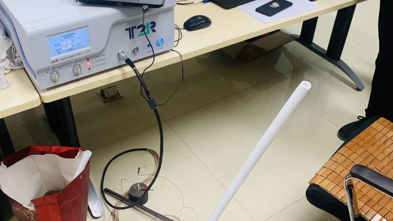 封面材质选择：电子设计竞赛作品集的视觉与实用考量